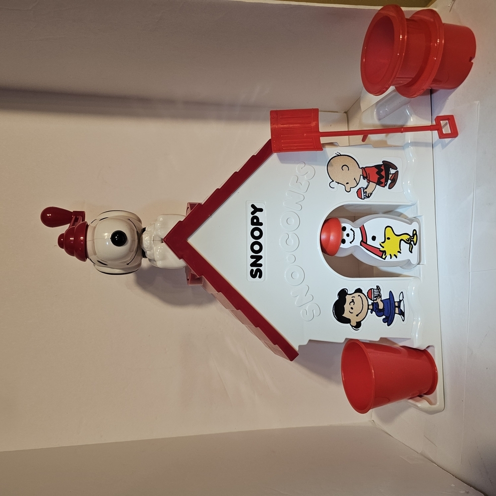 Snoopy Snow Cone Machine with Red Accents